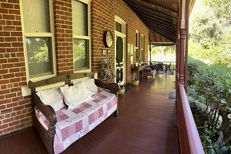 Fawkes House Country Retreat